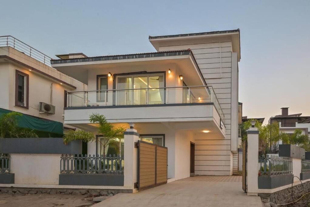 Royal Paradise Villa Lonavala Buitenkant foto