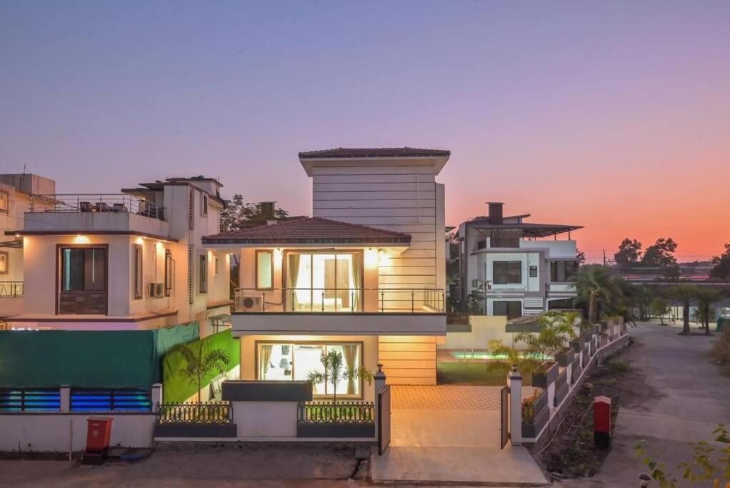 Royal Paradise Villa Lonavala Buitenkant foto